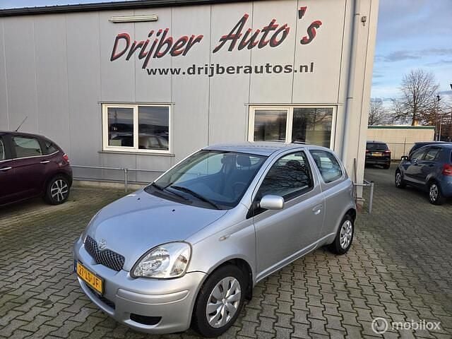 Grijs Gebruikt 2003 Toyota Yaris Sol Hatchback | € 2.250 (Goede deal) - Afbeelding 1/4