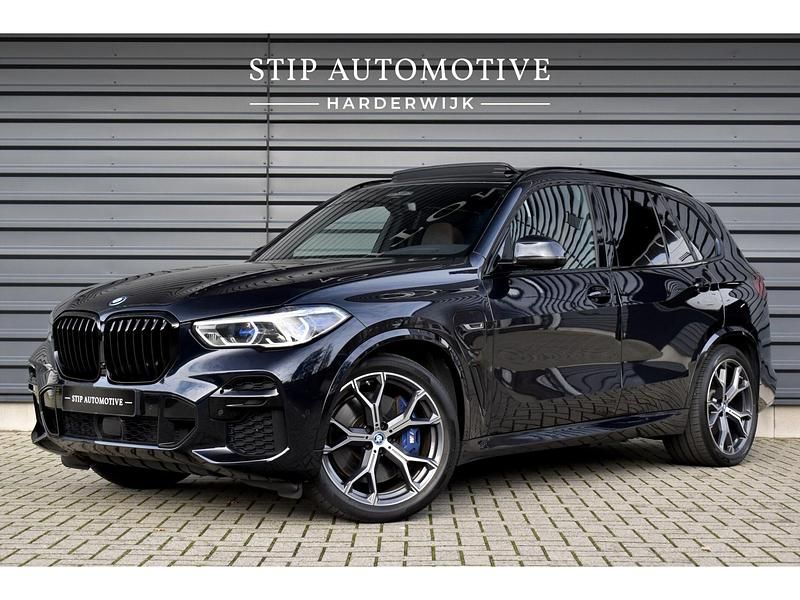 Zwart Occasion 2022 BMW X5 Executive SUV | € 57.850 (Eerlijke prijs) - Afbeelding 1/4