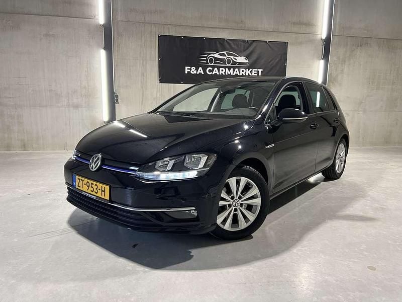 Zwart Occasion 2019 VW Golf VII Hatchback | € 14.500 (Super prijs) - Afbeelding 1/4
