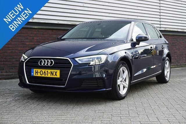 Blauw Gebruikt 2020 Audi A3 Sportback Proline Hatchback | € 18.900 - Afbeelding 1/4