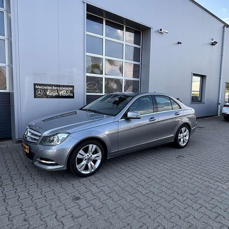 Grijs Gebruikt 2011 Mercedes C180 Stationwagen | € 10.450 (Eerlijke prijs) - Afbeelding 1/4