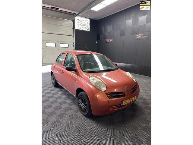 Rood Gebruikt 2004 Nissan Micra Basis Hatchback | € 500 (Duur) - Afbeelding 1/4