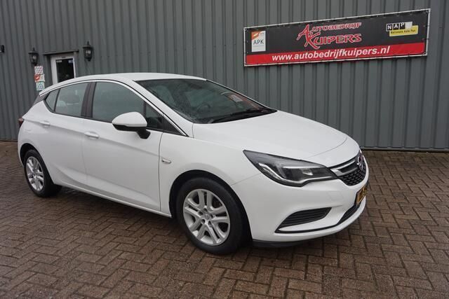 Wit Gebruikt 2019 Opel Astra Business Hatchback | € 10.999 (Eerlijke prijs) - Afbeelding 1/4