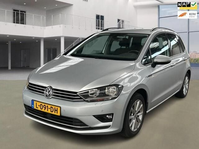 Grijs, metallic lak Gebruikt 2016 VW Golf Sportsvan MPV | € 11.999 (Goede deal) - Afbeelding 1/4