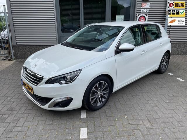 Wit, metallic lak Gebruikt 2015 Peugeot 308 Active Hatchback | € 10.950 (Iets duurder) - Afbeelding 1/4
