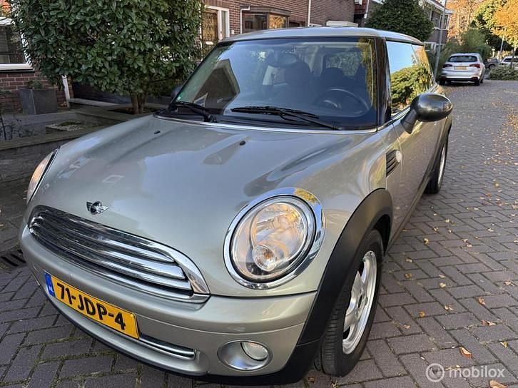 Occasion 2009 Mini ONE Hatchback | € 2.750 (Iets duurder) - Afbeelding 1/4