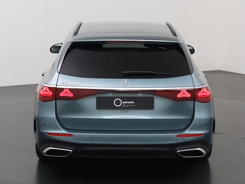 Occasion Mercedes E300 AMG line 313 PK (230 kW) 2024 Zilver Stationwagen