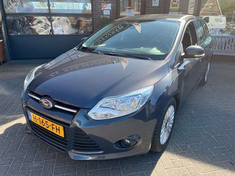 Grijs Gebruikt 2012 Ford Focus Titanium Stationwagen | € 7.250 (Eerlijke prijs) - Afbeelding 1/4
