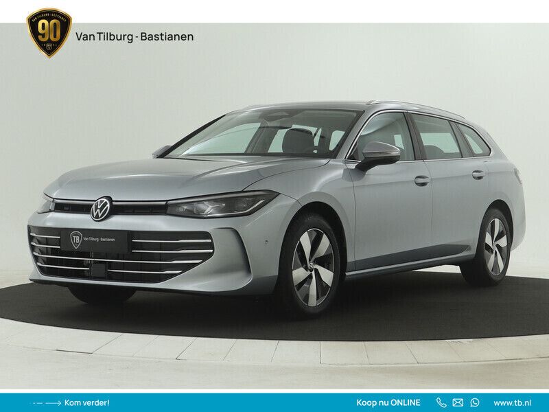 Grijs Gebruikt 2024 VW Passat Business Stationwagen | € 44.935 - Afbeelding 1/4