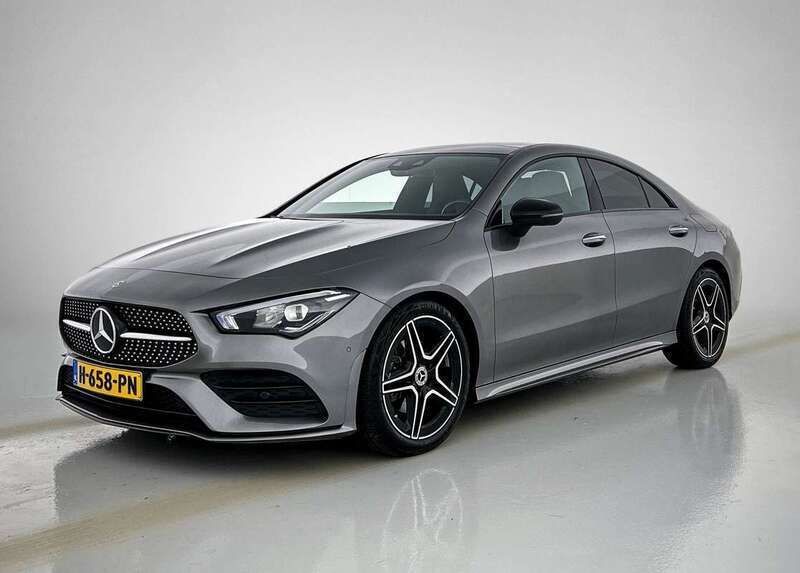 Grijs Gebruikt 2020 Mercedes CLA180 Business Sedan | € 27.945 (Eerlijke prijs) - Afbeelding 1/4