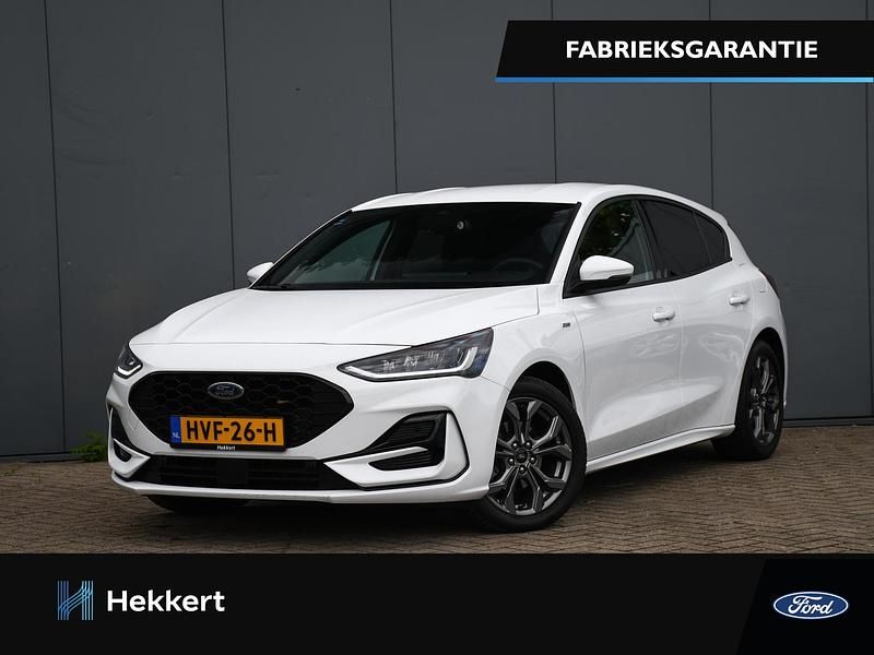 Wit Occasion 2022 Ford Focus ST-Line Hatchback | € 20.995 (Eerlijke prijs) - Afbeelding 1/4