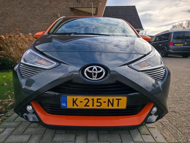 Occasion Toyota Aygo 72 PK (52 kW) 2021 Grijs (metallic) Hatchback