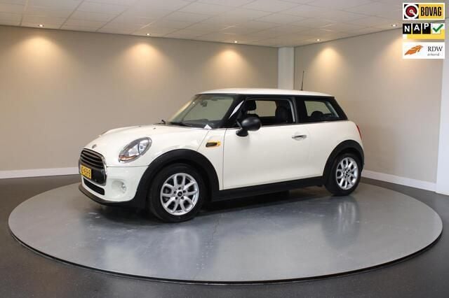Wit Gebruikt 2015 Mini ONE Hatchback | € 10.440 (Super prijs) - Afbeelding 1/4