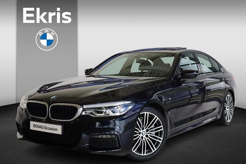 Zwart Gebruikt 2019 BMW 520 M Sport Sedan | € 31.900 (Eerlijke prijs) - Afbeelding 1/4