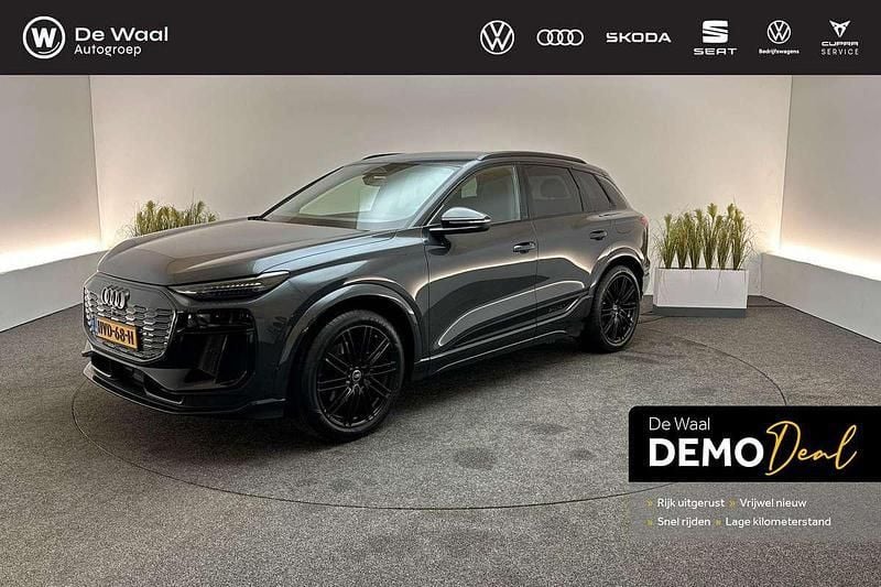 Grijs Gebruikt 2025 Audi Q6 e-tron Comfort SUV | € 84.900 (Duur) - Afbeelding 1/4
