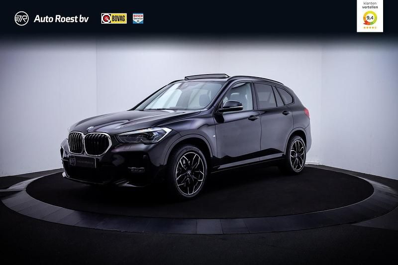 Zwart Gebruikt 2022 BMW X1 Executive SUV | € 39.950 (Iets duurder) - Afbeelding 1/4