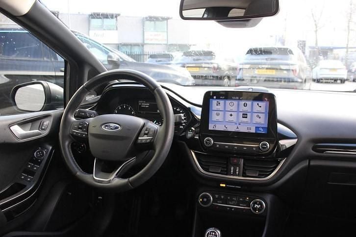 Occasion Ford Fiesta Titanium 101 PK (74 kW) 2017 Grijs Hatchback