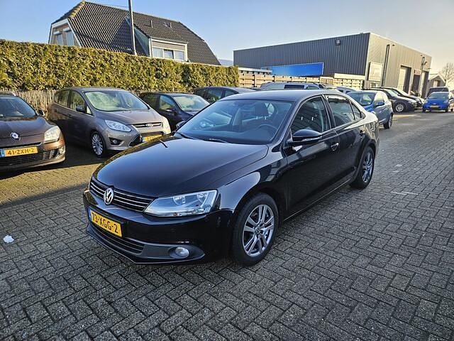 Zwart Occasion 2012 VW Jetta Comfortline Sedan | € 4.999 (Eerlijke prijs) - Afbeelding 1/4