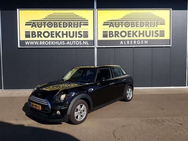 Zwart Gebruikt 2015 Mini Cooper Business Hatchback | € 4.400 - Afbeelding 1/4