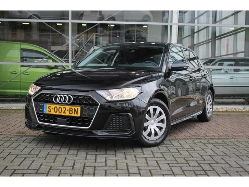Zwart Gebruikt 2023 Audi A1 Sportback Hatchback | € 19.250 (Goede deal) - Afbeelding 1/4