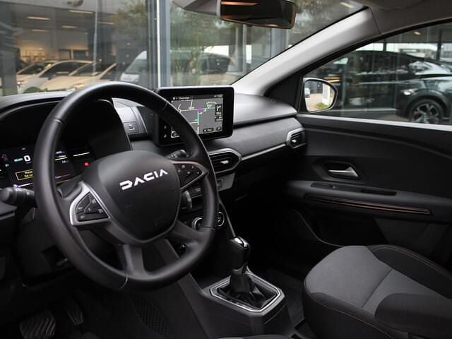 Grijs Gebruikt 2025 Dacia Jogger Extreme MPV | € 29.900 (Eerlijke prijs) - Afbeelding 1/3
