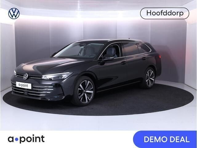 Zwart Gebruikt 2025 VW Passat Business Stationwagen | € 46.949 - Afbeelding 1/4