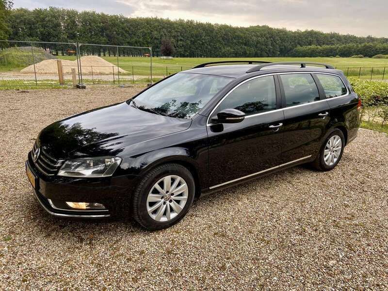 Zwart Gebruikt 2014 VW Passat Comfortline Stationwagen | € 7.900 (Iets duurder) - Afbeelding 1/4