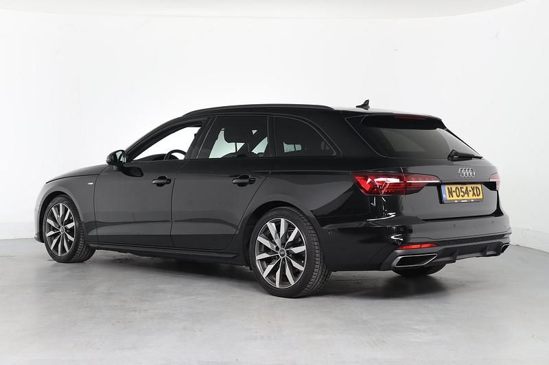 Occasion Audi A4 Competition 150 PK (110 kW) 2022 Zwart Stationwagen