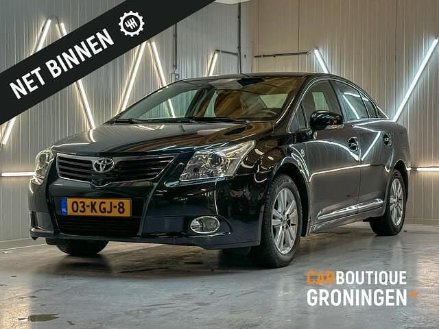 Zwart, metallic lak Gebruikt 2009 Toyota Avensis Sedan | € 5.990 (Eerlijke prijs) - Afbeelding 1/4