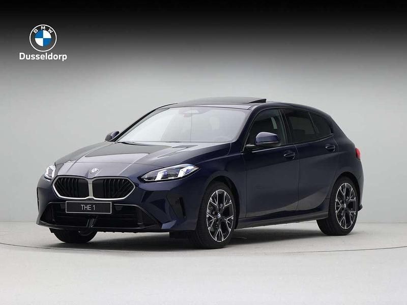 Blauw Nieuw 2025 BMW 120 Comfort Edition Hatchback | € 51.768 (Goede deal) - Afbeelding 1/4