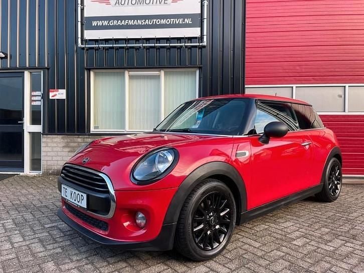 Occasion Mini Cooper Pepper 102 PK (75 kW) 2019 Rood (metallic) Hatchback