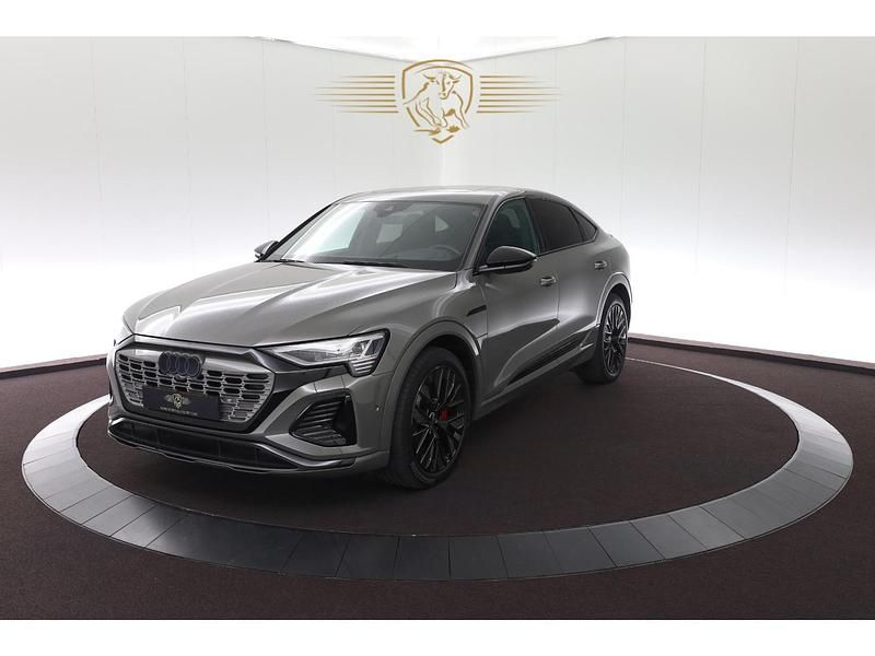 Grijs Gebruikt 2023 Audi Q8 SUV | € 67.900 - Afbeelding 1/4