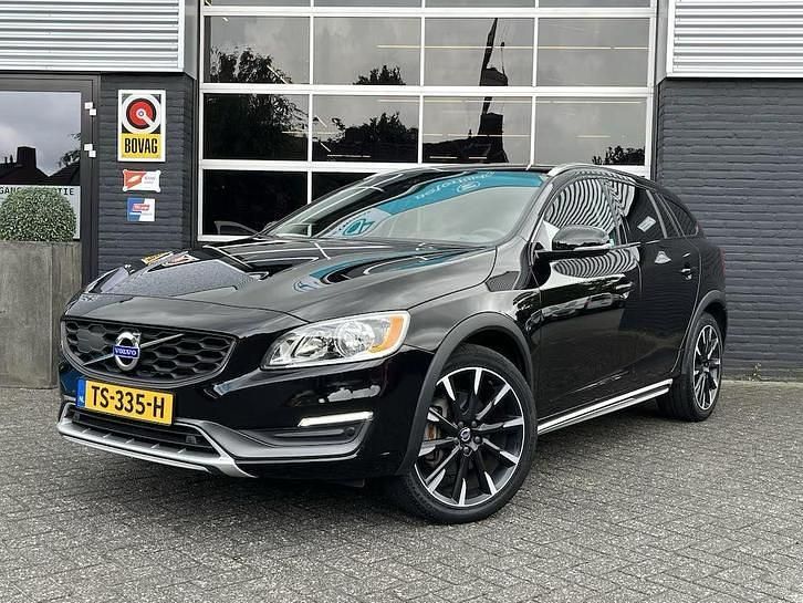 Gebruikt 2016 Volvo V60 CC Stationwagen | € 22.950 - Afbeelding 1/4