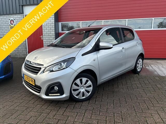 Grijs Gebruikt 2021 Peugeot 108 Active Hatchback | € 6.888 (Eerlijke prijs) - Afbeelding 1/4