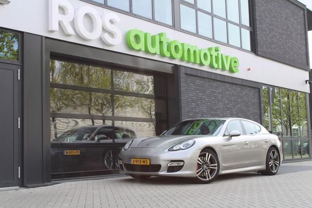 Grijs Gebruikt 2010 Porsche Panamera Turbo Sedan | € 22.950 - Afbeelding 1/4