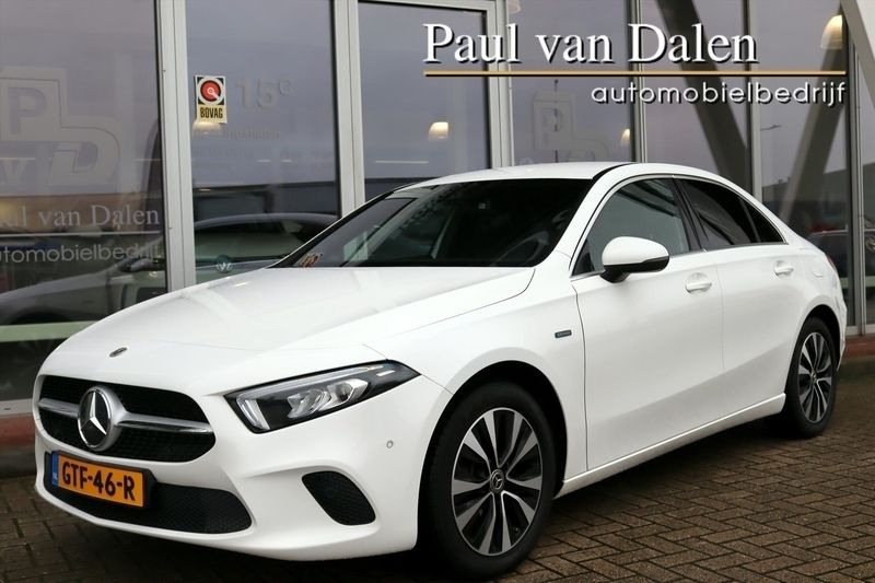 Wit Gebruikt 2020 Mercedes A250 Premium Sedan | € 25.815 (Goede deal) - Afbeelding 1/4