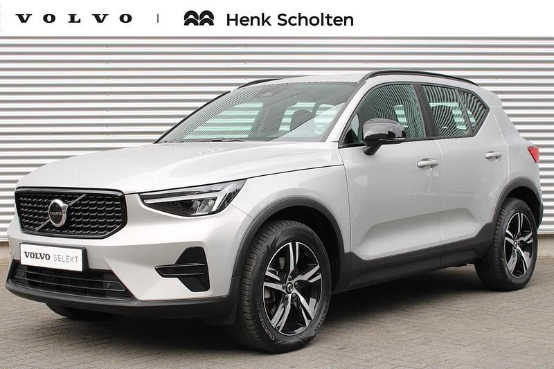 Grijs Gebruikt 2024 Volvo XC40 Plus SUV | € 42.950 (Eerlijke prijs) - Afbeelding 1/4