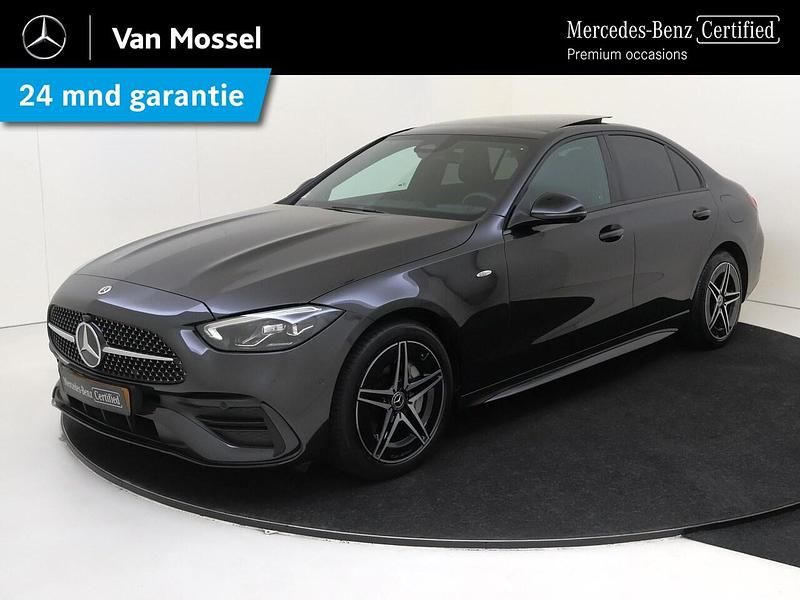 Grijs Occasion 2025 Mercedes C300e Business Sedan | € 54.945 (Eerlijke prijs) - Afbeelding 1/4