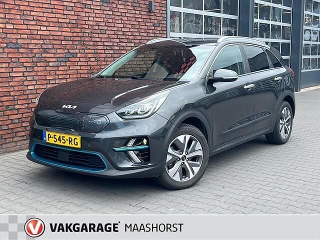 Grijs Gebruikt 2021 Kia e-Niro SUV | € 24.950 (Super prijs) - Afbeelding 1/4