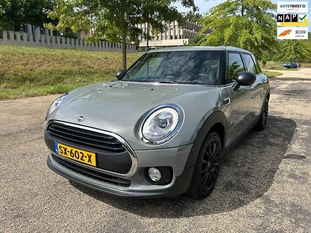 Grijs Gebruikt 2018 Mini One Clubman Business Stationwagen | € 15.945 (Eerlijke prijs) - Afbeelding 1/4