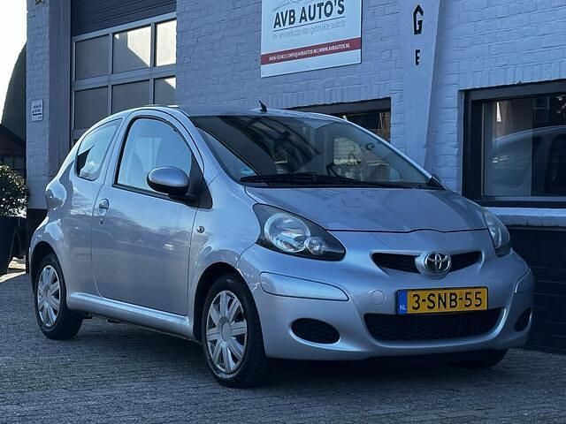 Occasion Toyota Aygo 68 PK (50 kW) 2009 Grijs Hatchback