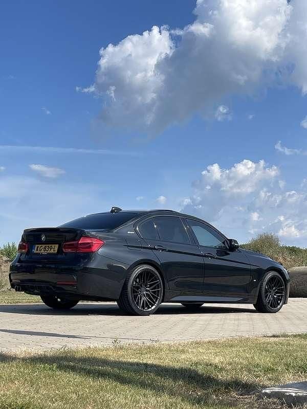 Gebruikt 2016 BMW 330e iPerformance Sedan | € 17.500 (Eerlijke prijs) - Afbeelding 1/4