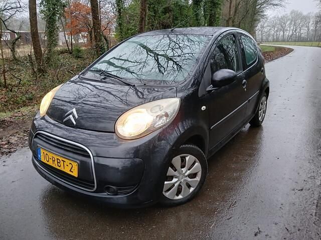 Zwart Occasion 2011 Citroën C1 SELECTION Hatchback | € 2.250 (Eerlijke prijs) - Afbeelding 1/4
