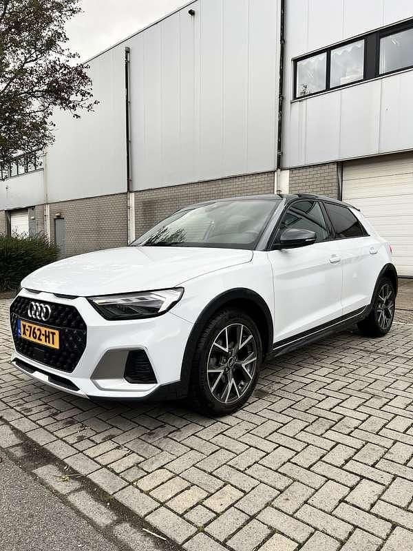 Gebruikt 2022 Audi A1 Sedan | € 27.500 - Afbeelding 1/4