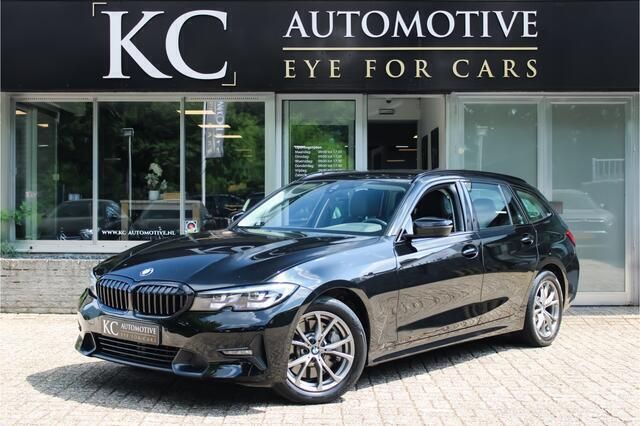 Zwart Gebruikt 2019 BMW 330 Executive Stationwagen | € 26.950 (Goede deal) - Afbeelding 1/4