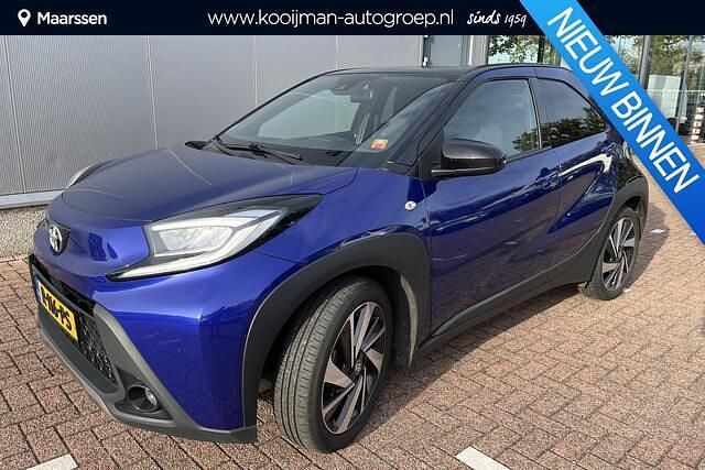 Blauw Gebruikt 2022 Toyota Aygo Envy Hatchback | € 18.100 (Iets duurder) - Afbeelding 1/4