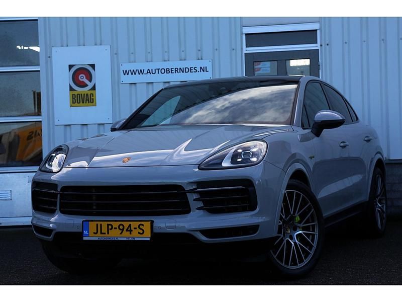 Grijs Gebruikt 2022 Porsche Cayenne Platinum Edition SUV | € 92.900 (Duur) - Afbeelding 1/4
