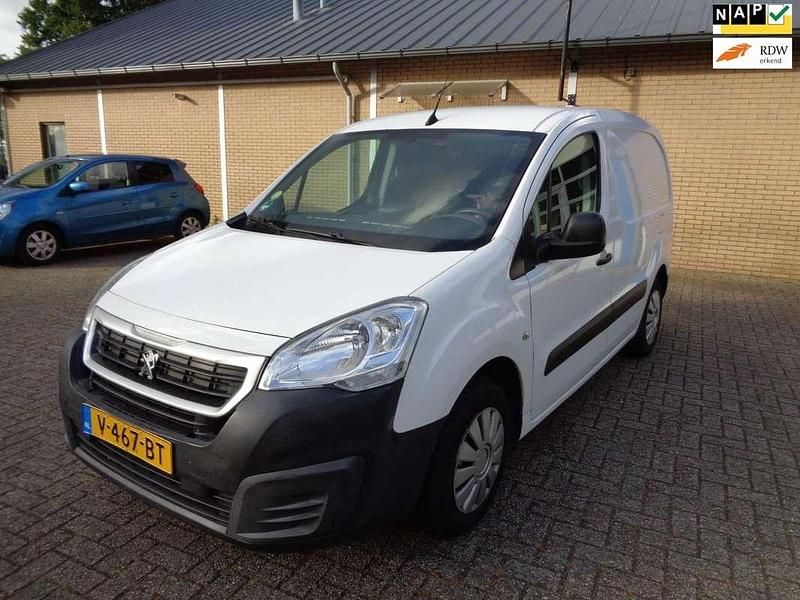 Wit Gebruikt 2016 Peugeot Partner Premium MPV | € 3.750 (Goede deal) - Afbeelding 1/4