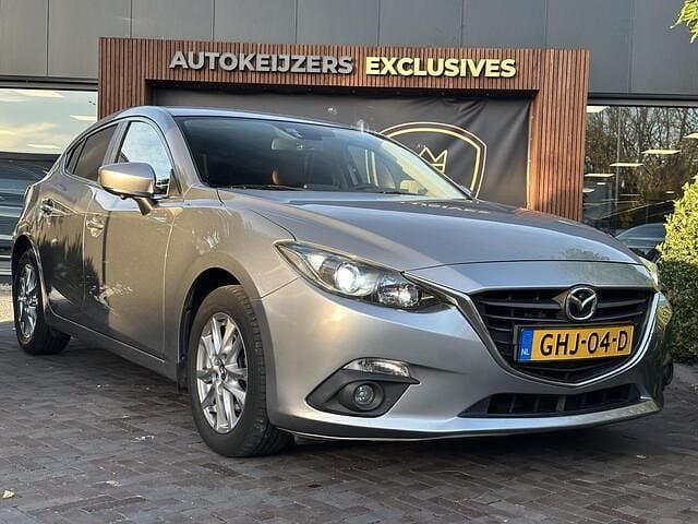Grijs Occasion 2014 Mazda 3 Hatchback | € 8.450 (Eerlijke prijs) - Afbeelding 1/4
