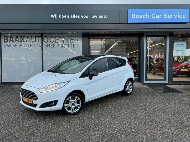 Wit Gebruikt 2016 Ford Fiesta Hatchback | € 9.450 (Eerlijke prijs) - Afbeelding 1/4
